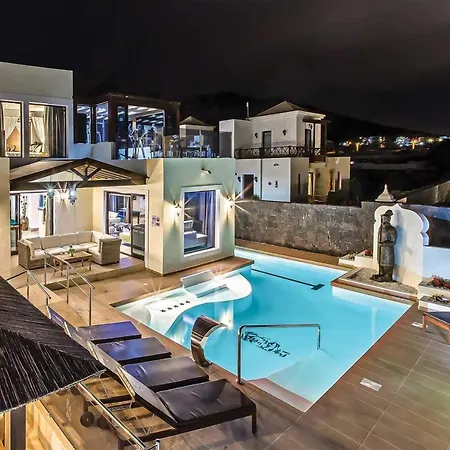 Playa Blanca Sleeps 10 Air Con Wifi Villa