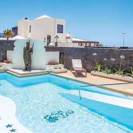 Playa Blanca Sleeps 10 Air Con Wifi Villa